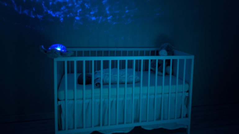 La veilleuse bébé : l'alliée parfaite pour des nuits paisibles